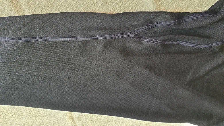 gros plan sur les coutures plates