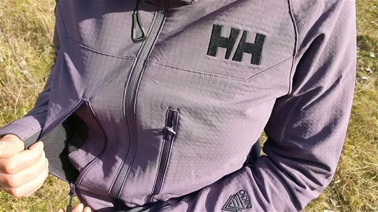 Vue de l'intérieur de la poche poitrine