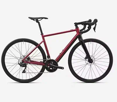 Vélo de route à assistance électrique de chez Decathlon