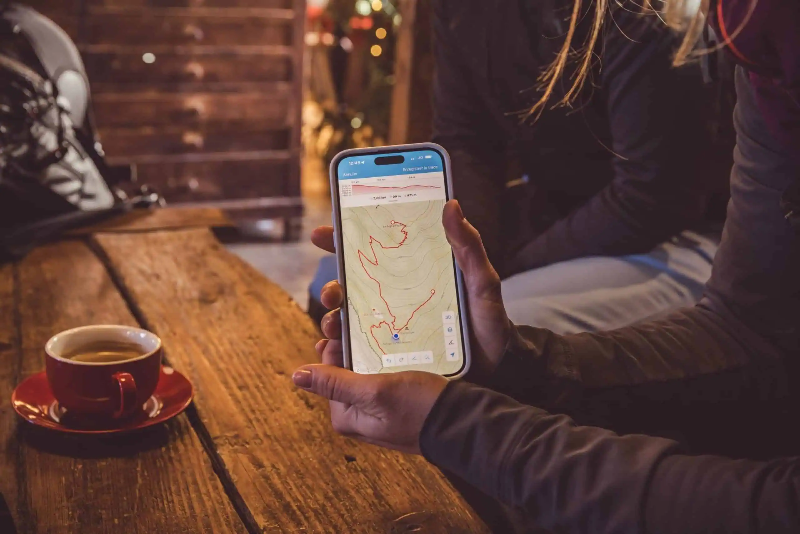 consultation de l'appli whympr en buvant un café