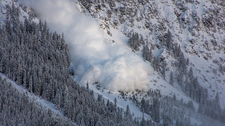 sécurité avalanche de neige poudreuse
